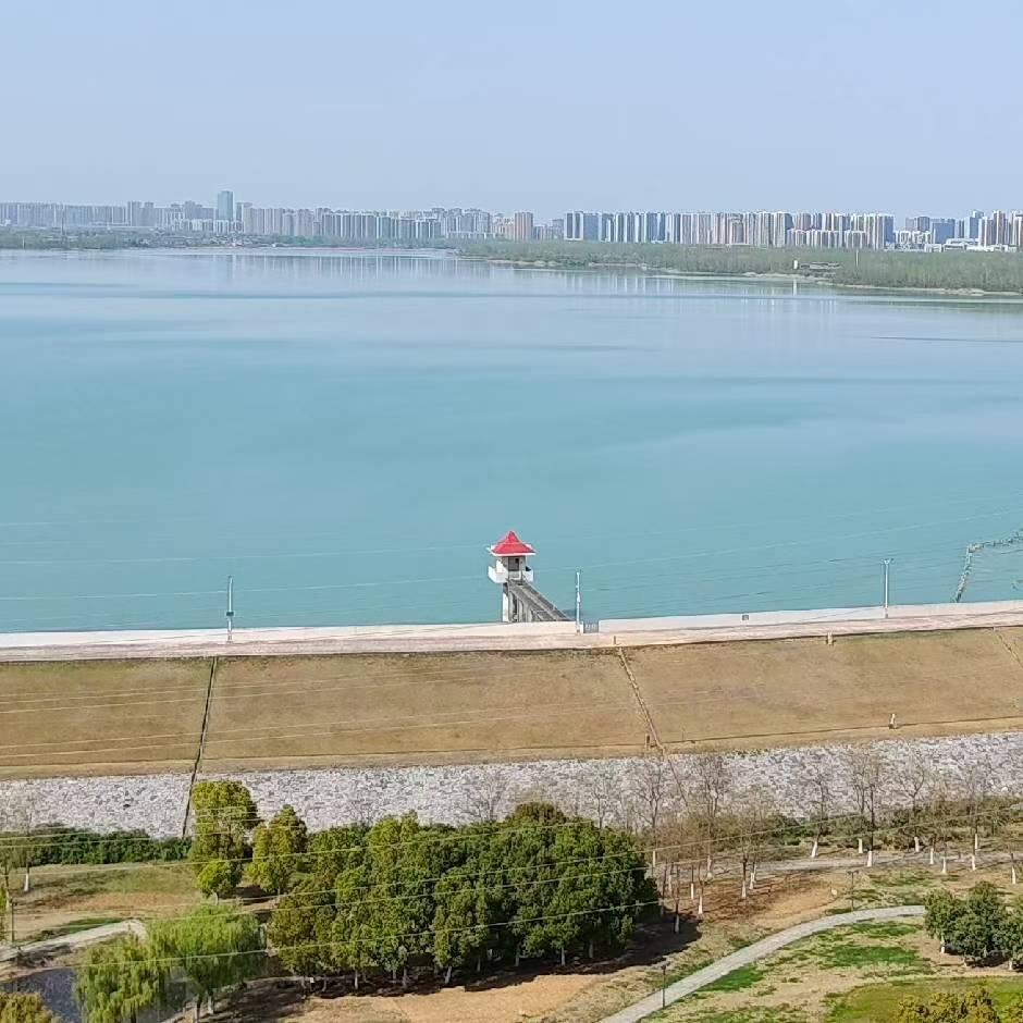 万水千山只等闲